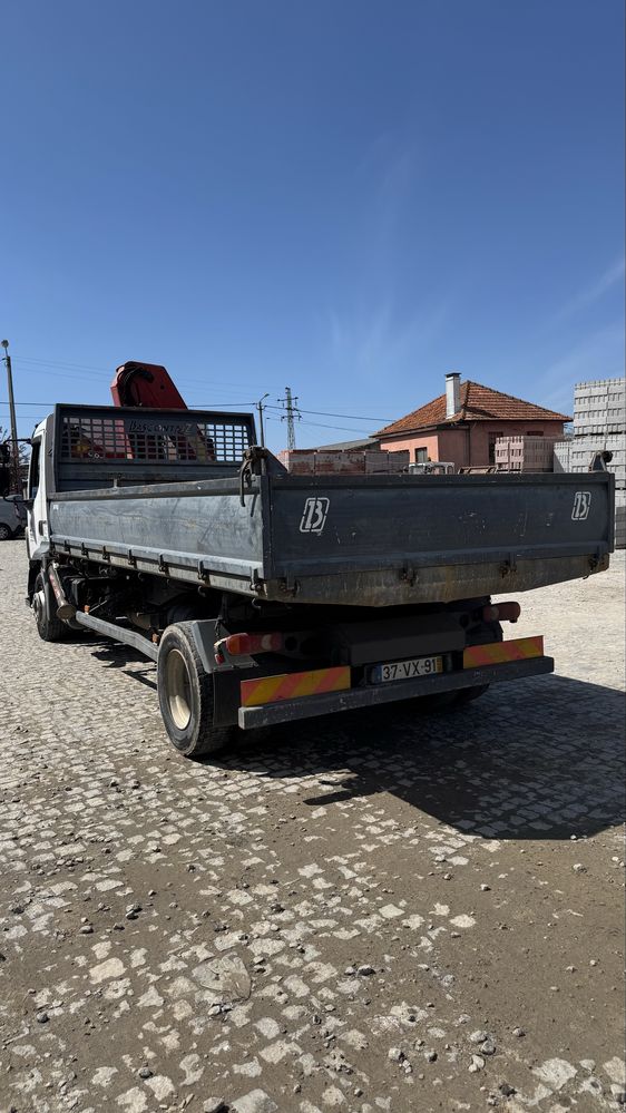 Camião VOLVO FL com grua e báscula