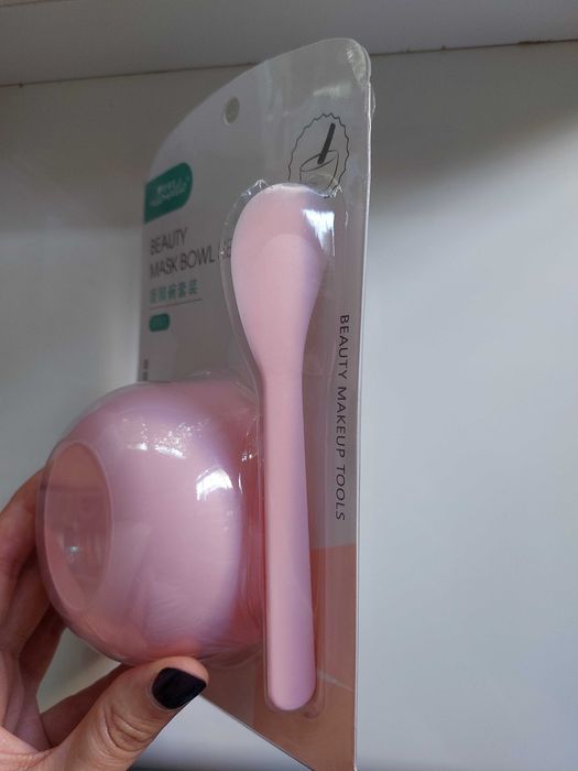 Пластиковая миска для косметических продуктов с лопаткой