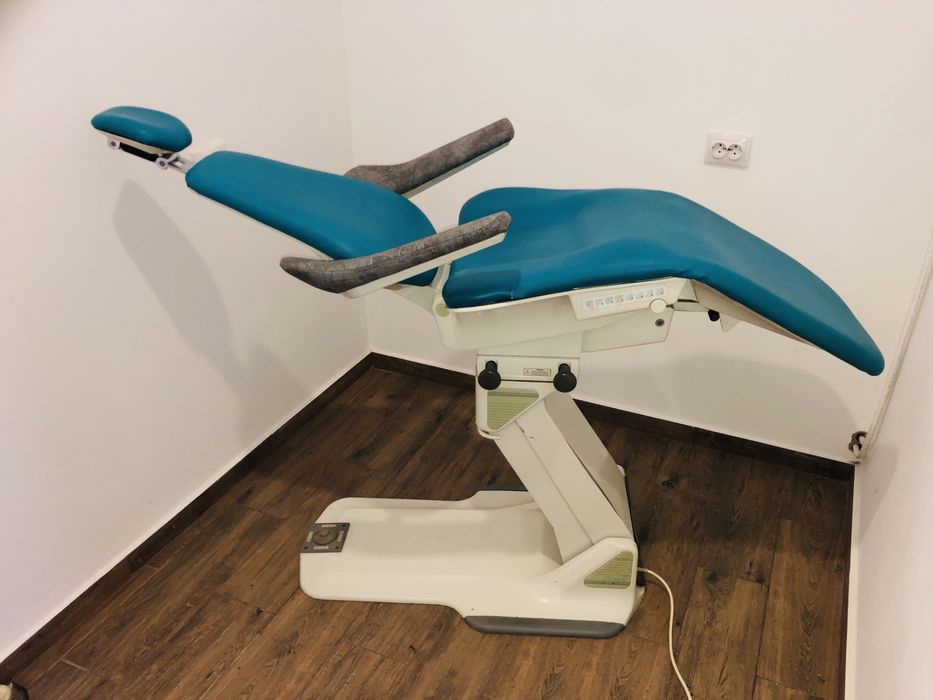 Стоматологічне оглядове крісло Planmeca