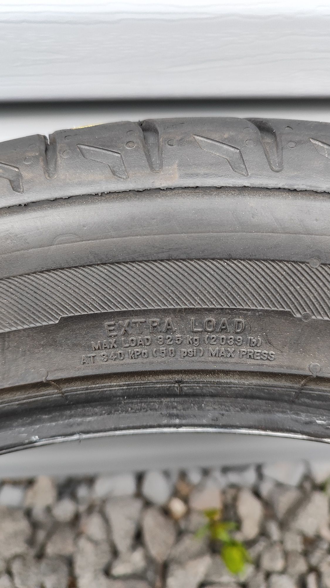 Шини Bridgestone літні 255/45 R20 255*45 20