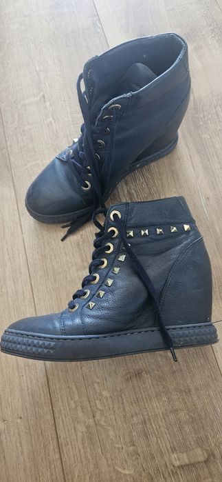 Buty na koturnie damskie