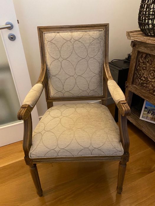 Dois cadeirões para quarto ou sala em optimo estado