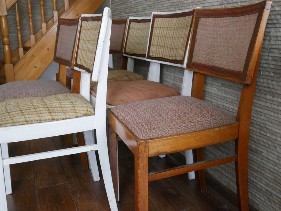 6 starych drewnianych krzeseł