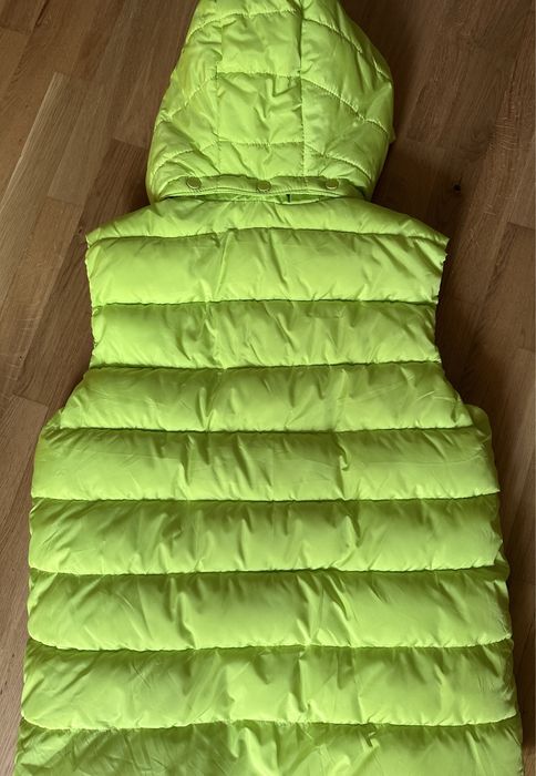 Продам жилетку с капюшоном Cool Club на рост 176 см.