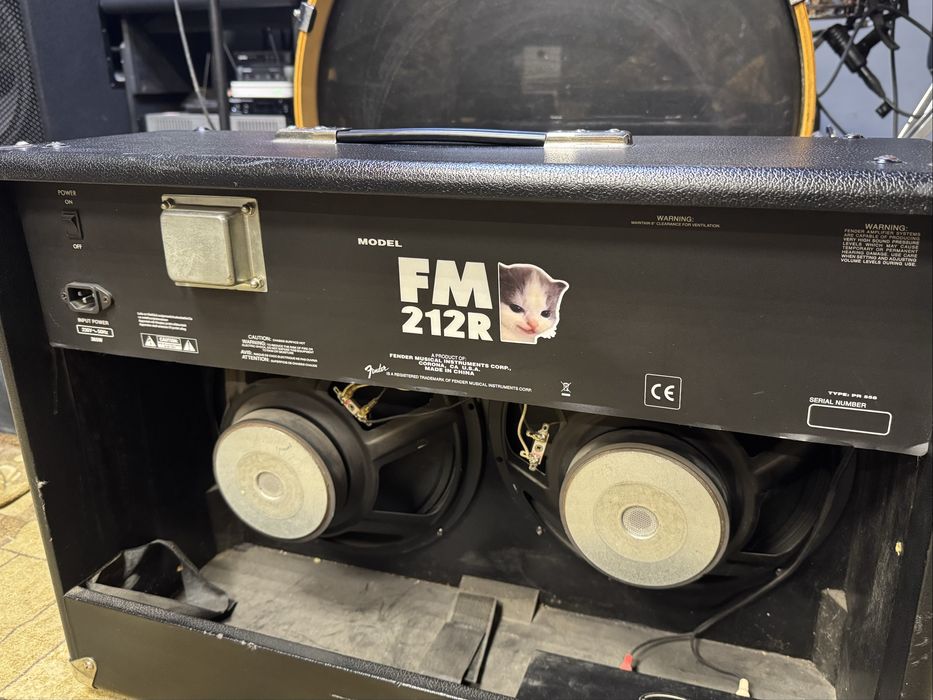 Продам Fender Frontman FM212R