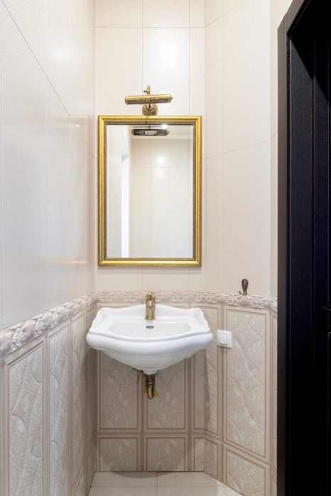 Продаж розкішного будинку, Винники