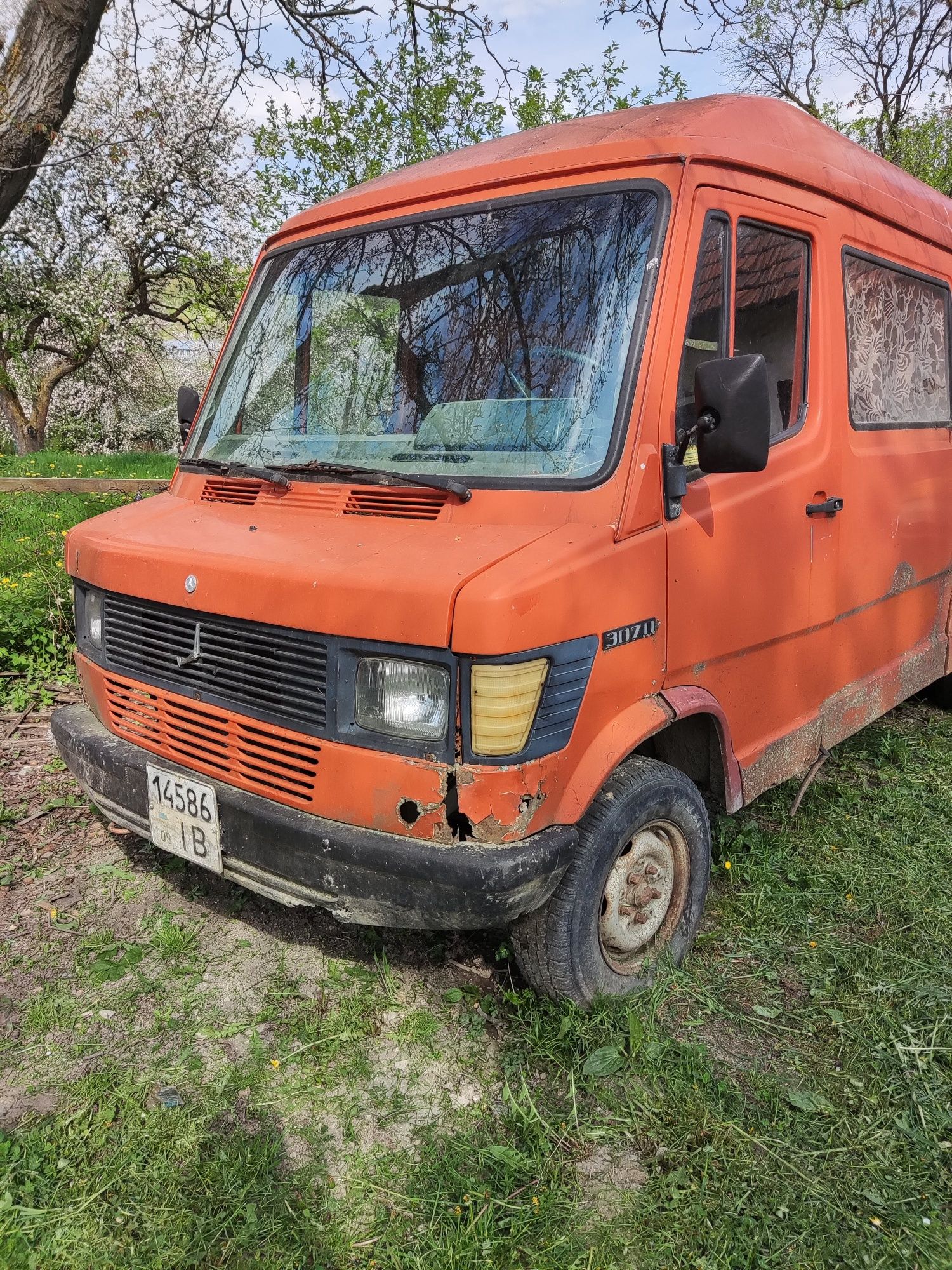 Mercedes Benz 307D на запчастини