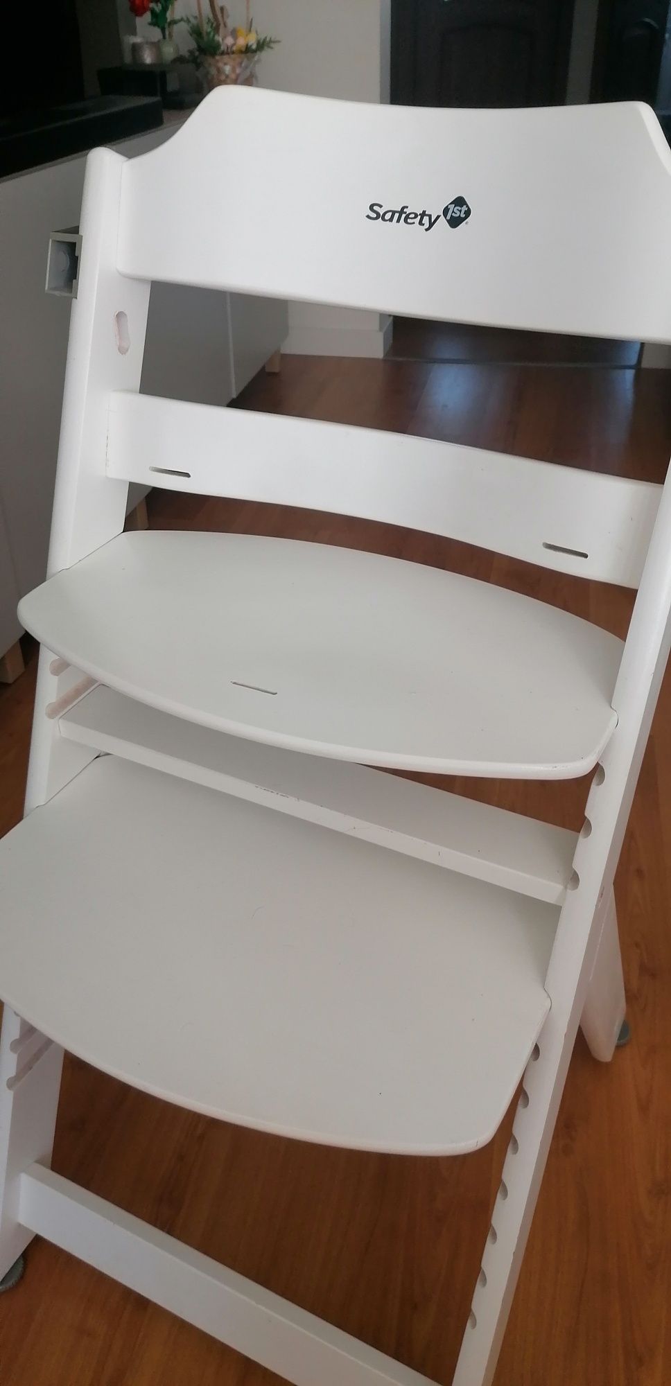 Krzesełko dziecięce Safety 1st białe