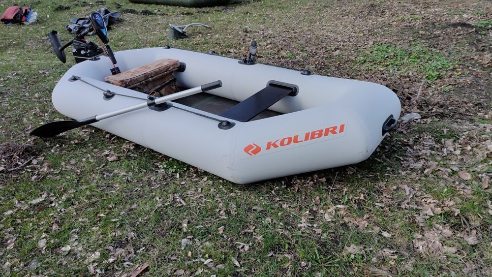 Лодка ПВХ Kolibri K280Т + слань книжка, транець, мотор Flover 33, акум
