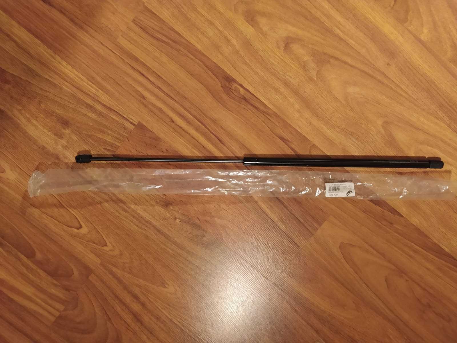 Siłownik maski Golf V 5