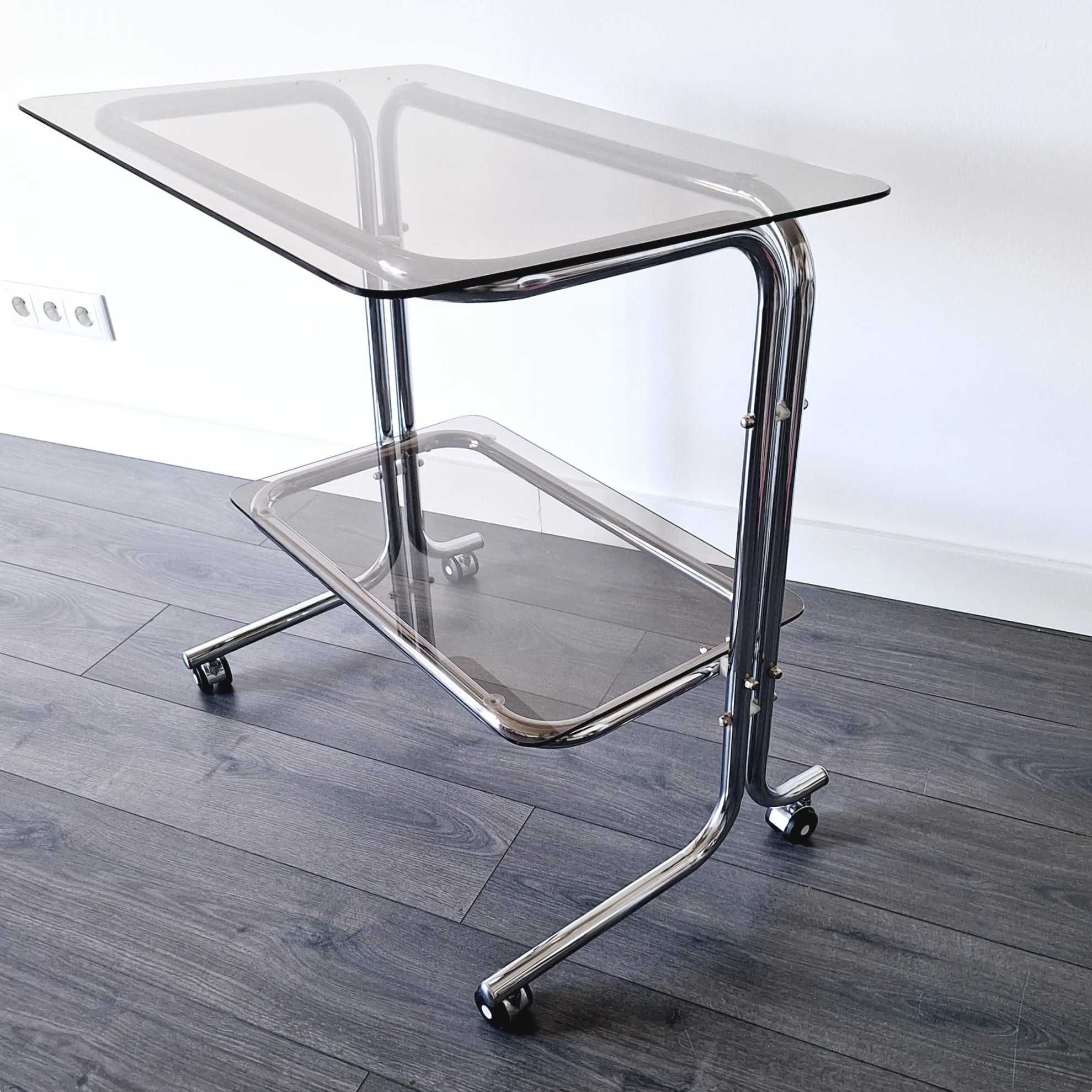 Carrinho de apoio cromado com vidros. Chrome Support Cart with glasses
