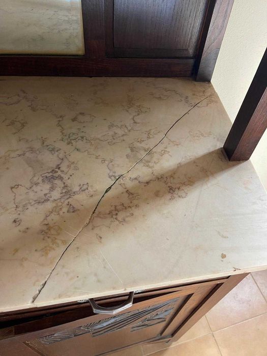 Armario para louça de madeira e pedra