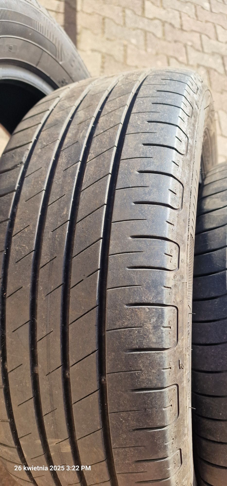 Opony Goodyear efficient 16/60/215