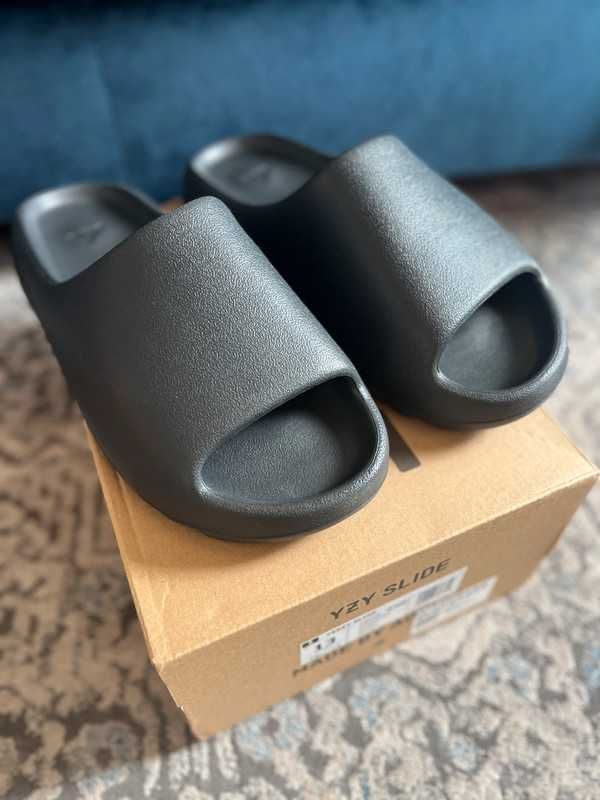 Adidas YeezySlide/Black Nowy Klapki 43