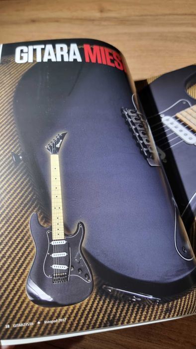 Gitarzysta 11/2017 (143) + Basista (85) - Santana, Foo Fighters