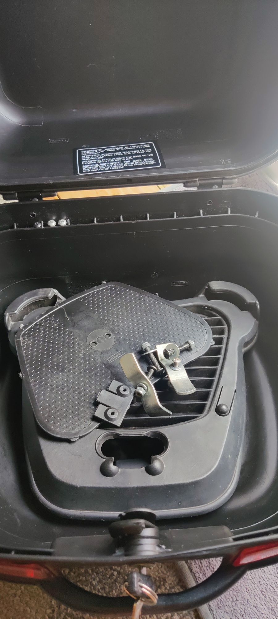Top Case com espaço para um capacete