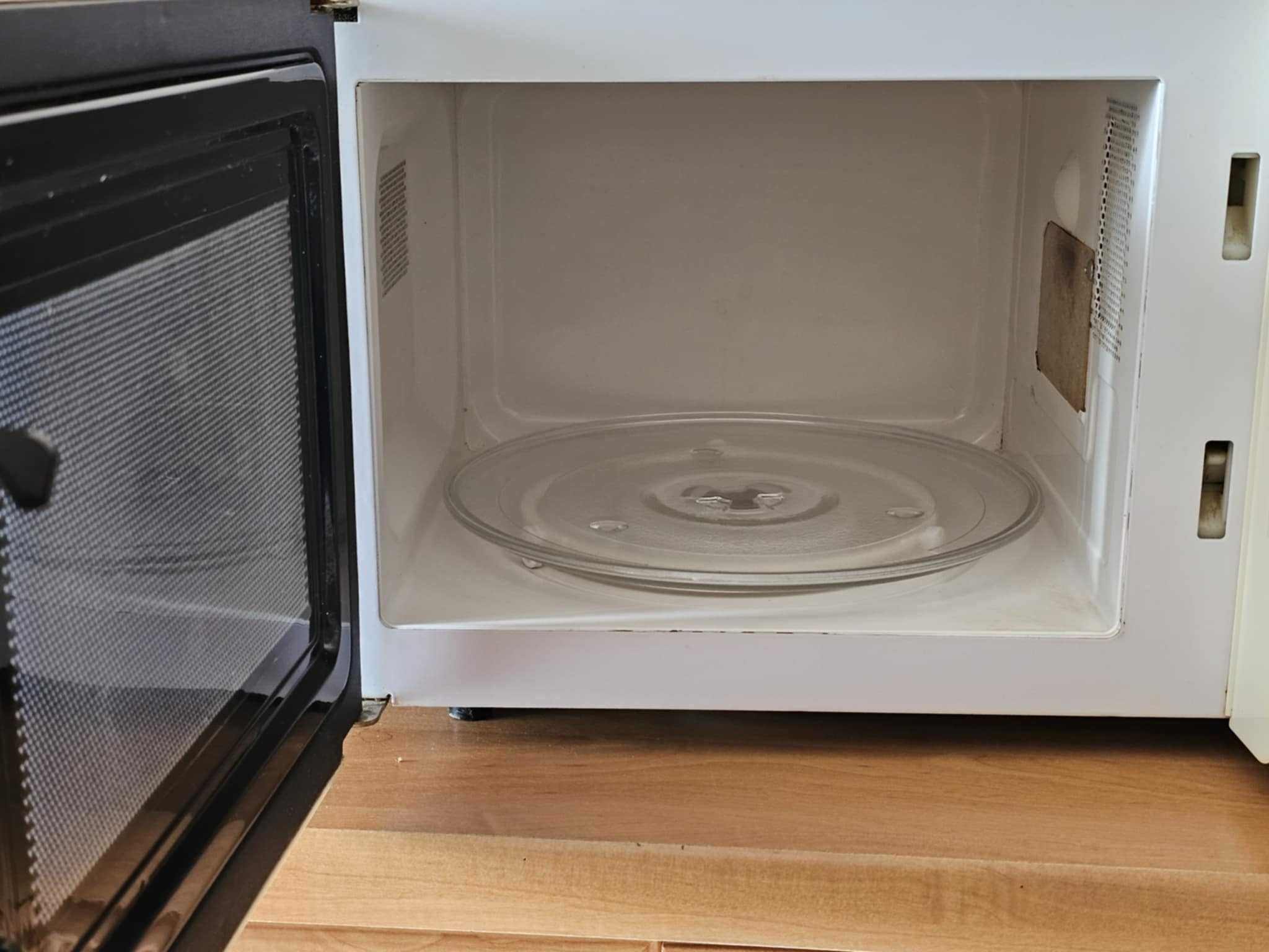 Mikrofala Zanussi J17M mikrofalówka