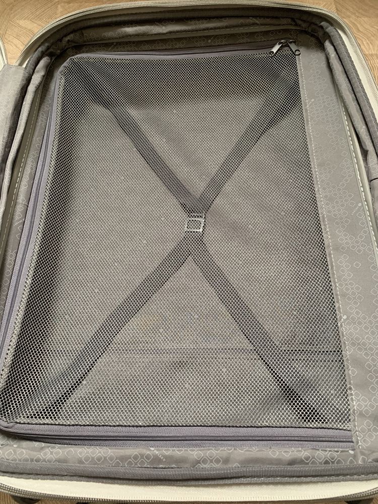 Delsey EXTENDO II модель 617820, 69 см