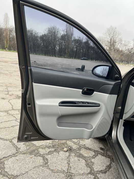 Авто Hyundai accent 2009 рік,ідеальний стан,125 тис пробігу