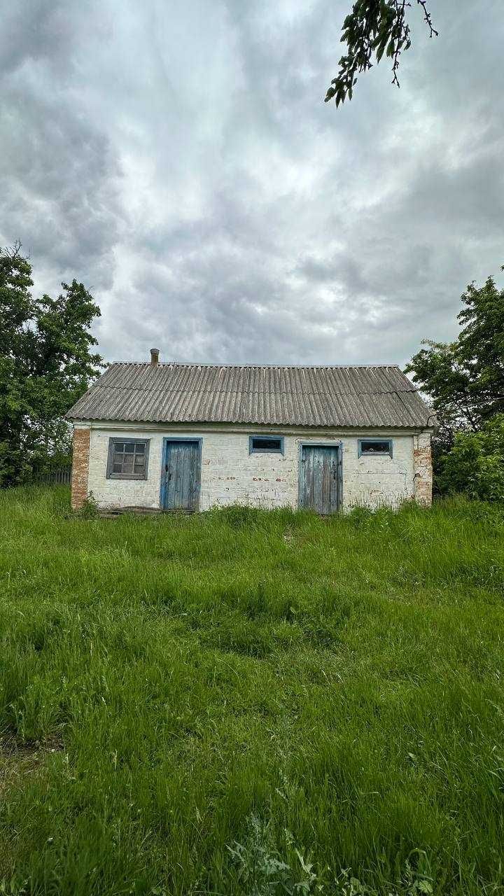 Продається будинок/земельна ділянка  під забудову