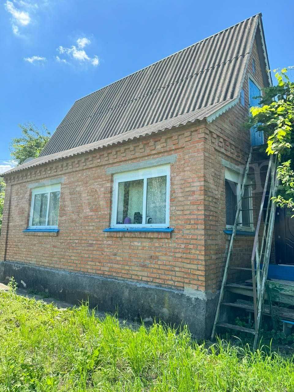 Продається дачний будинок в СТ «Меліоратор» (1 лінія від каналу)