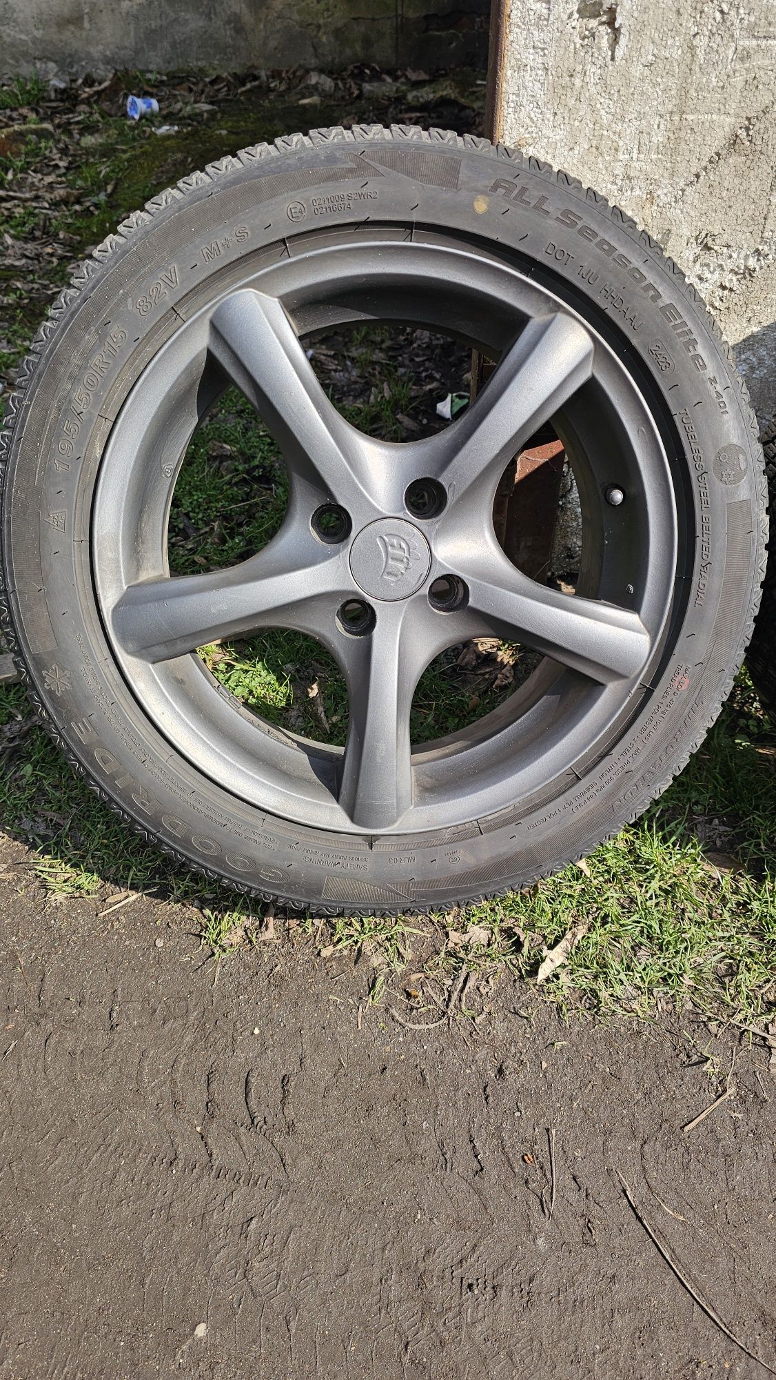 Felgi aluminiowe 4x98 opony całoroczne