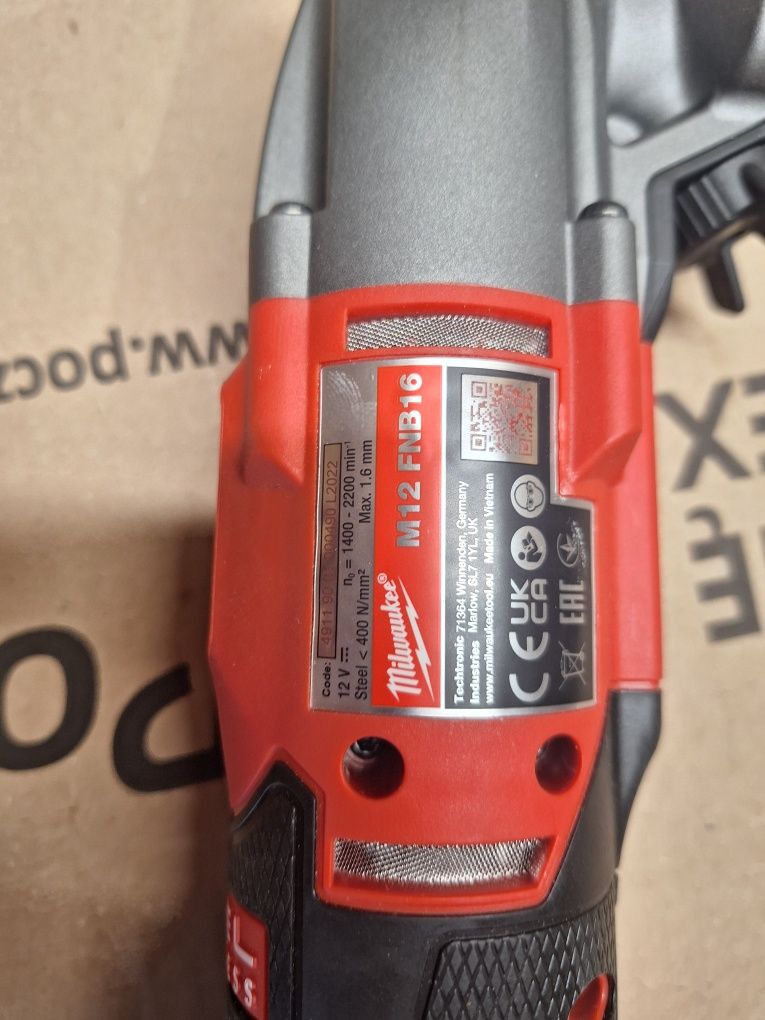 Nożyce do blachy Milwaukee M12 FNB16 **NOWE**