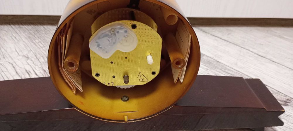 Stary zegar kominkowy / kredensowy