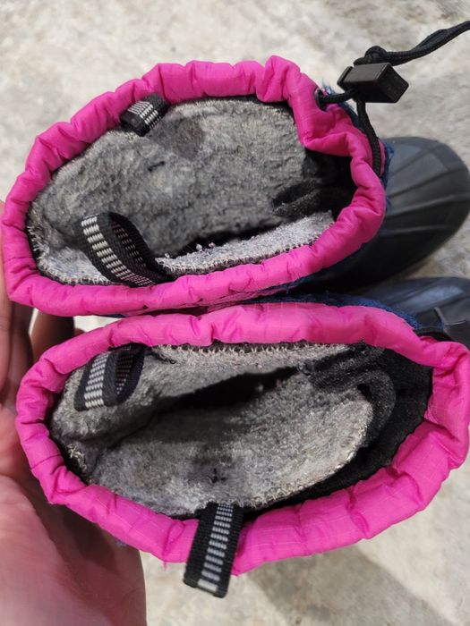 Продам зимові чобітки, сноубутси на дівчинку 28 розмір. Б/у