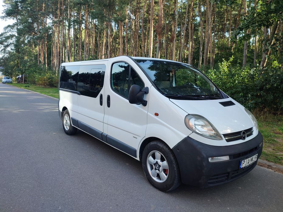 Opel Vivaro 2.5dti Long 9 miejsc