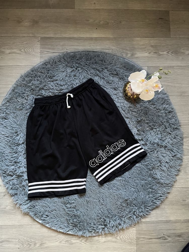 Шорти Adidas оверсайз
