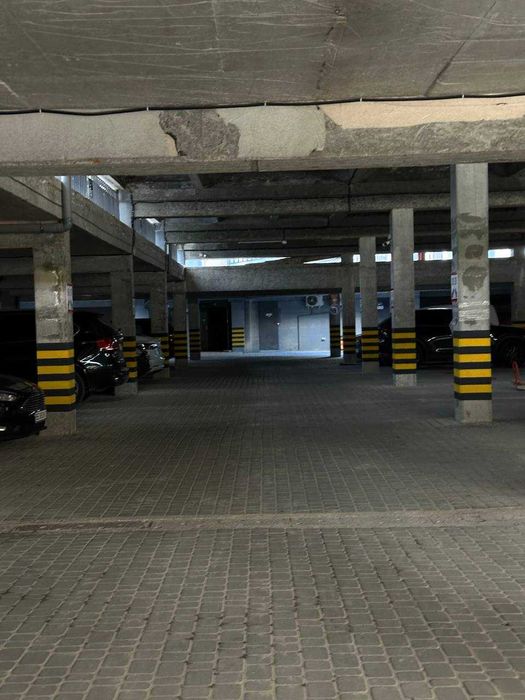 Продам гараж в центрі,збудований ЖР Княгинин 44,сирець,3 паркінг