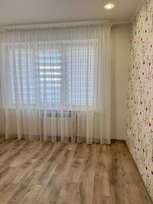 Продам 3к квартиру с ремонтом и мебелью/Титова /Чечеловский