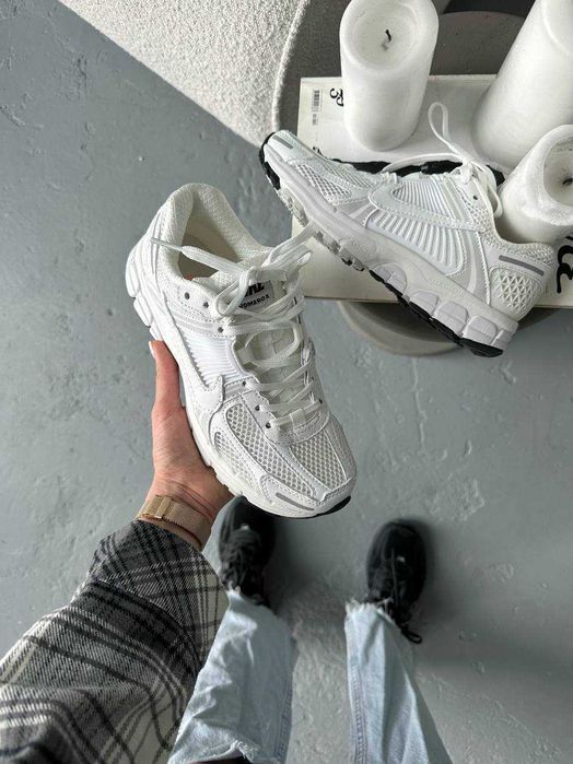 Кросівки Nike Zoom Vomero 5 білі | кроссовки Nike Zoom Vomero 5
