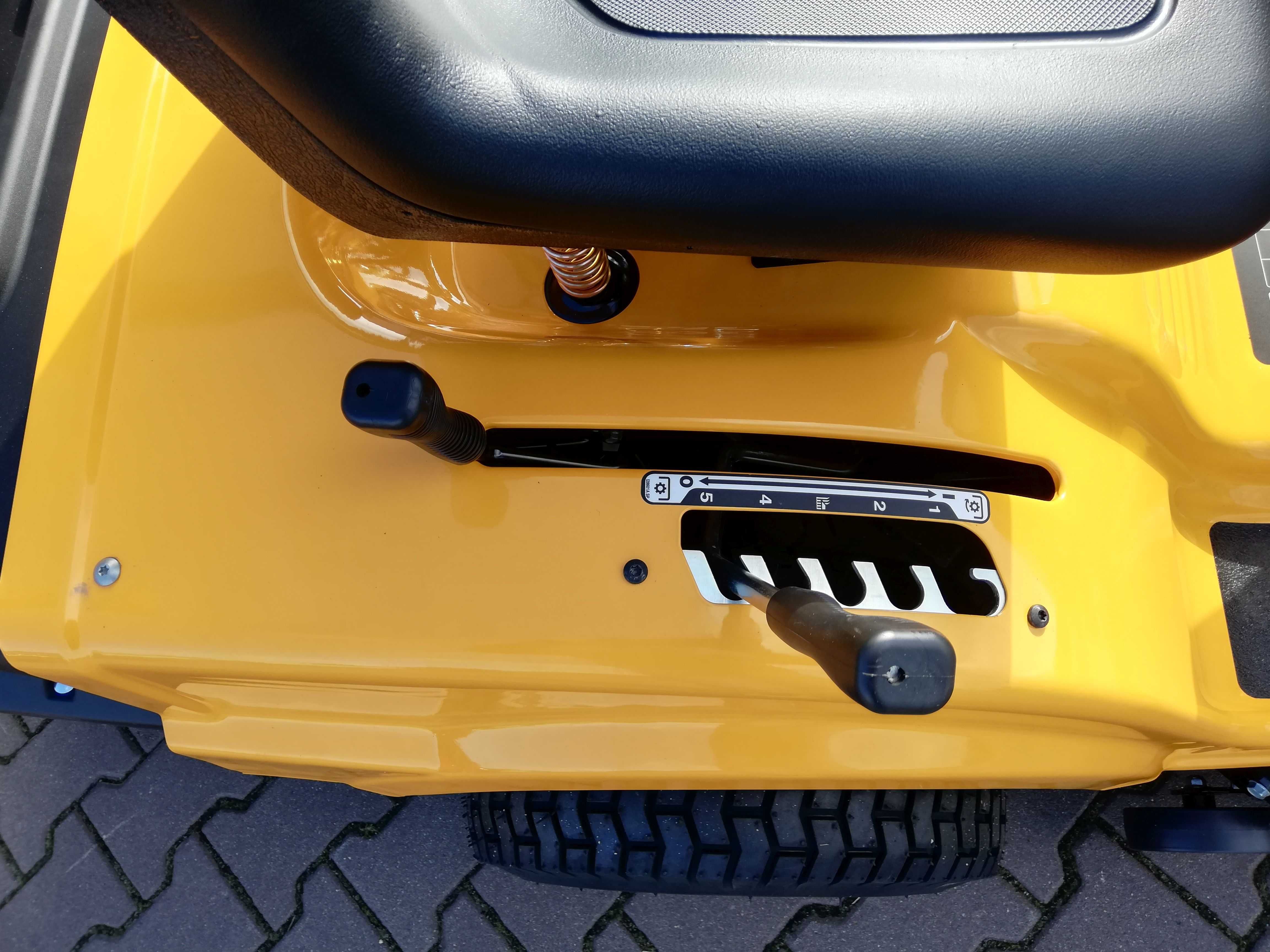 Mini Traktorek kosiarka Cub Cadet LT1 NR92 z koszem