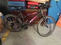 Bicicleta preta e rosa kx mudanças