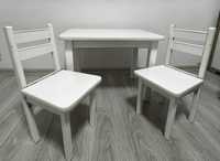 Dziecięcy zestaw stolik i dwa krzesełka