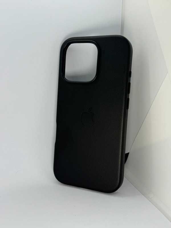 Capa Leather Preta para iPhone 16 Pro - Nova e Embalada