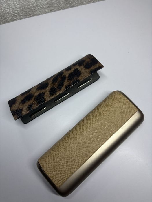 Зарядка павербанк в золотом цвете