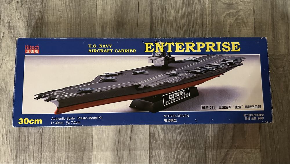 Model statku U.S. NAVY Aircraft Carrier Enterprise
