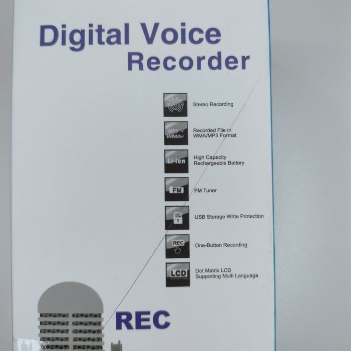 Dyktafon z akcesoriami