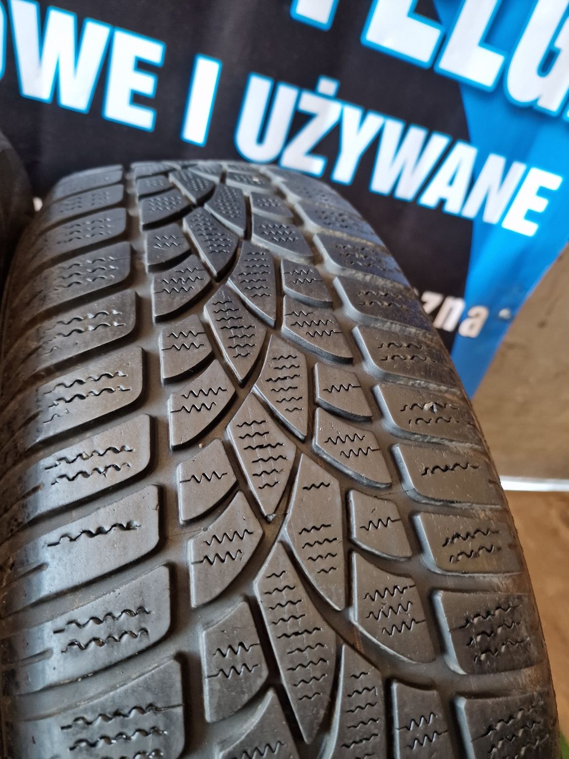 Opony zimowe 215/70/16 Dunlop Komplet