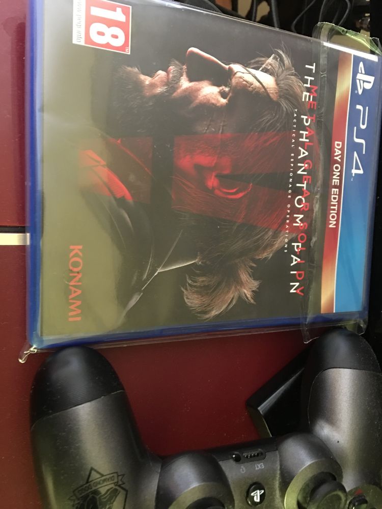 Playstation 4 , PS4 edycja limitowana,1 TB,pad,gra pudełkowa