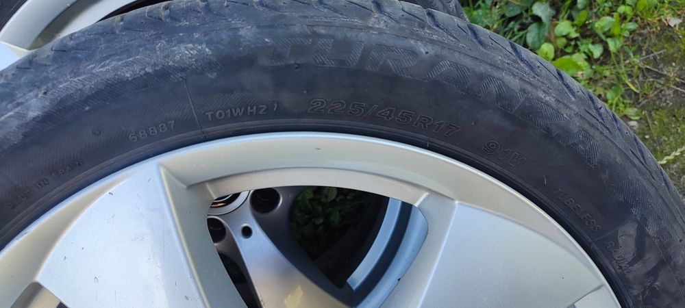 Литі диски r17 з літньою гумою