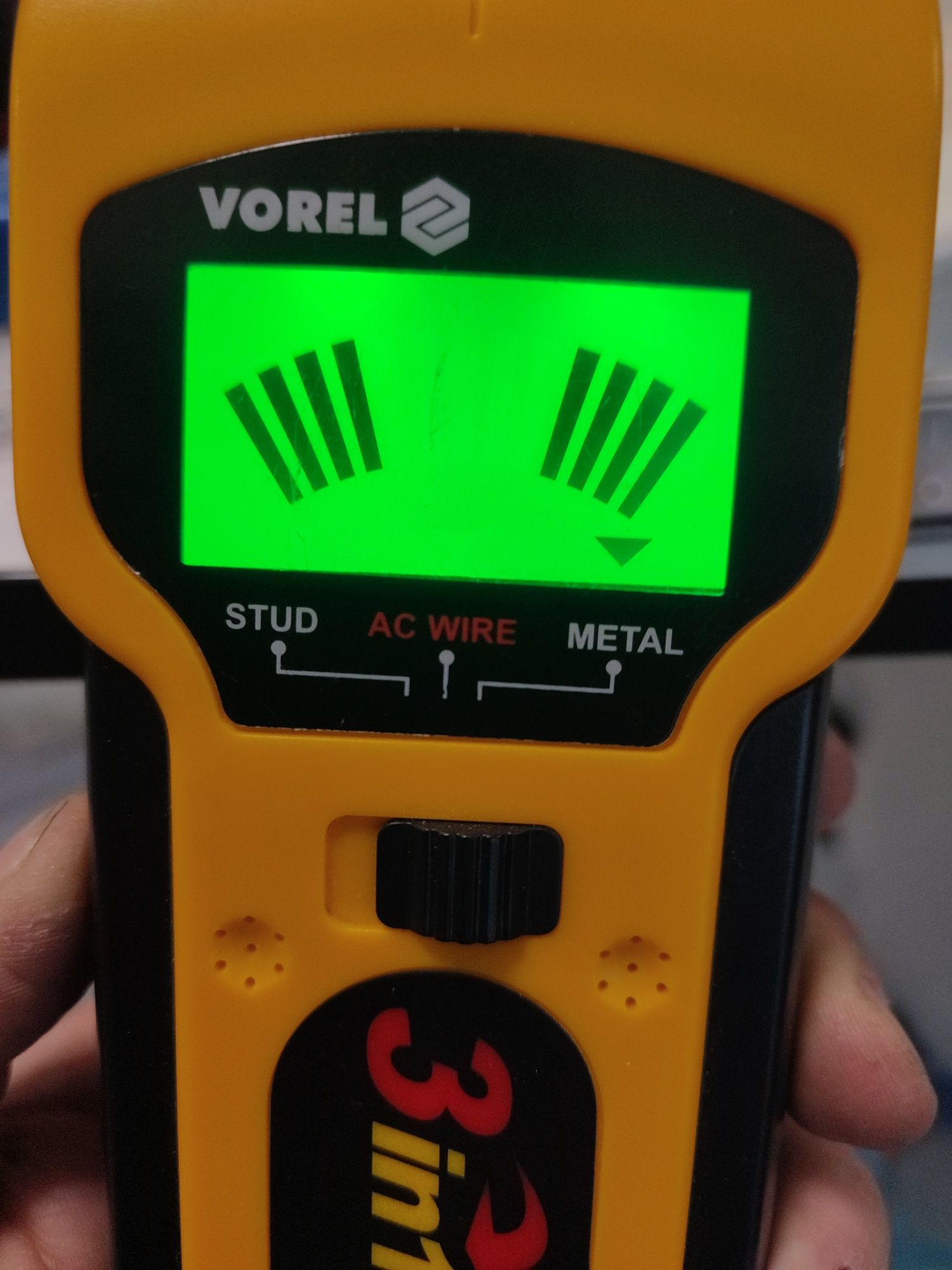 Детектор металла и напряжения VOREL 81785