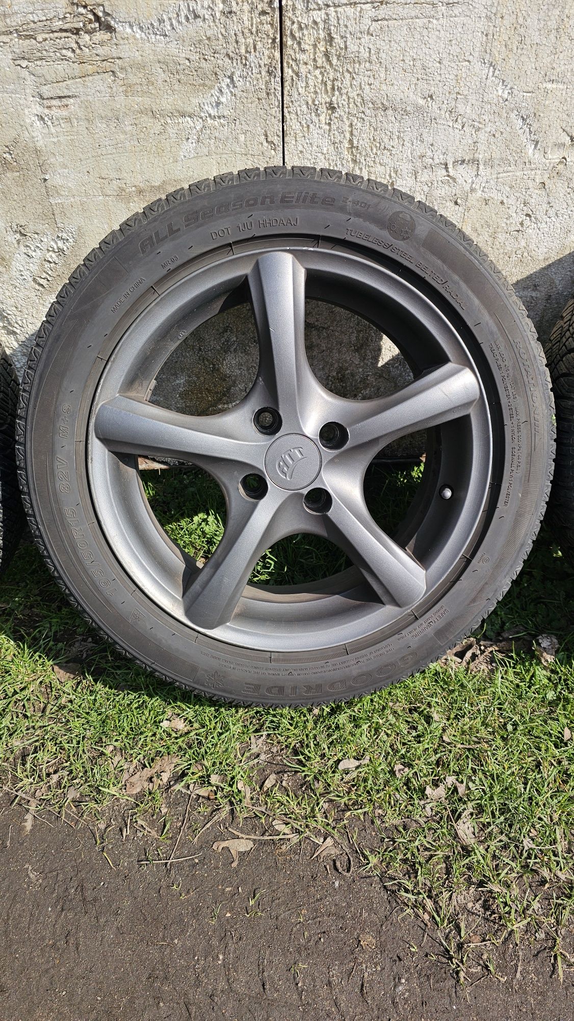 Felgi aluminiowe 4x98 opony całoroczne