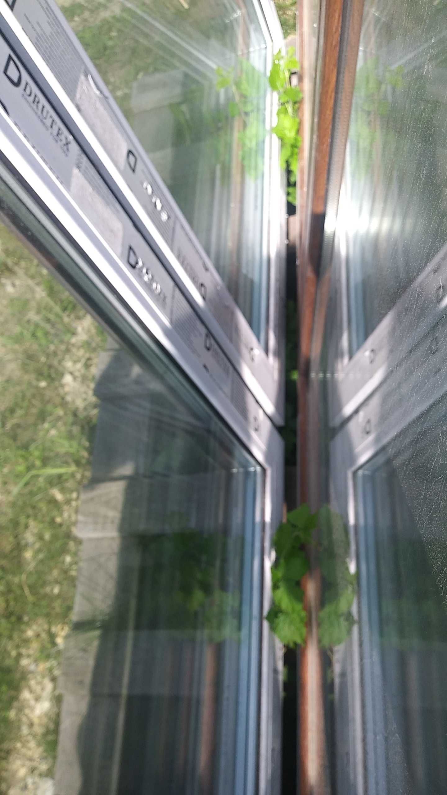 Okno 208/135 brąz trzy szybowe