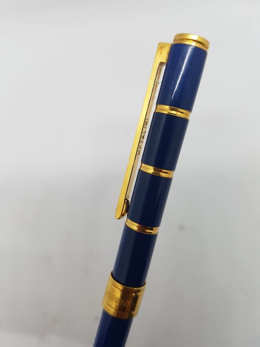 Yes saint Laurent caneta