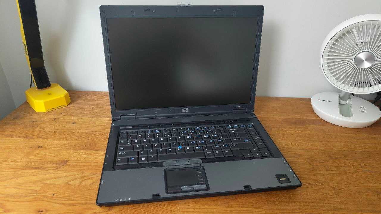 Laptop HP Compaq 8510p C2D T5750 ATI 2300 2GB Pod starsze gry