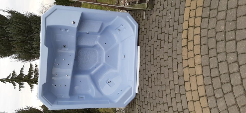 Niecka wkład Jacuzzi Basen oczko wodne balia beczka jacuzi